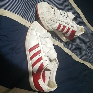 Vintage adidas superstars used but kept clean
